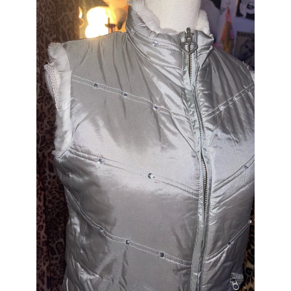 Kid’s Silver The Children’s Place Puffer Vest 👽 - Picture 8 of 13